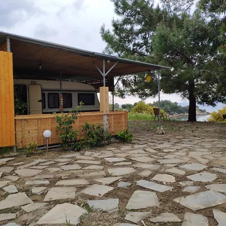 Seaside Caravan *