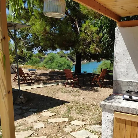 Seaside Caravan *